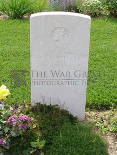 ANCONA WAR CEMETERY - KOEKEMOER, P J